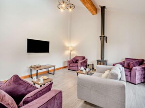 TV, fireplace - 4 Bed in Forton (oc-81290) (Forton)