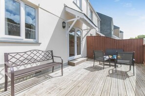 Outdoor dining - 3 Bed in Falmouth (oc-42709) (Goldenbank)