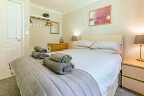 Room - 3 Bed in Falmouth (oc-42709) (Goldenbank)