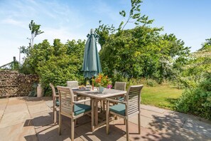 Outdoor dining - 3 Bed in Castlemorris (oc-94522) (Castlemorris)