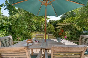 Outdoor dining - 3 Bed in Castlemorris (oc-94522) (Castlemorris)