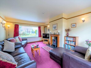 TV - 4 Bed in Coniston (oc-lcc76) (Coniston)