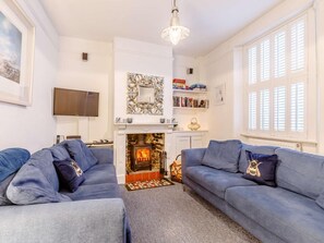 Living area - 3 Bed in Bideford (oc-57804) (Appledore)