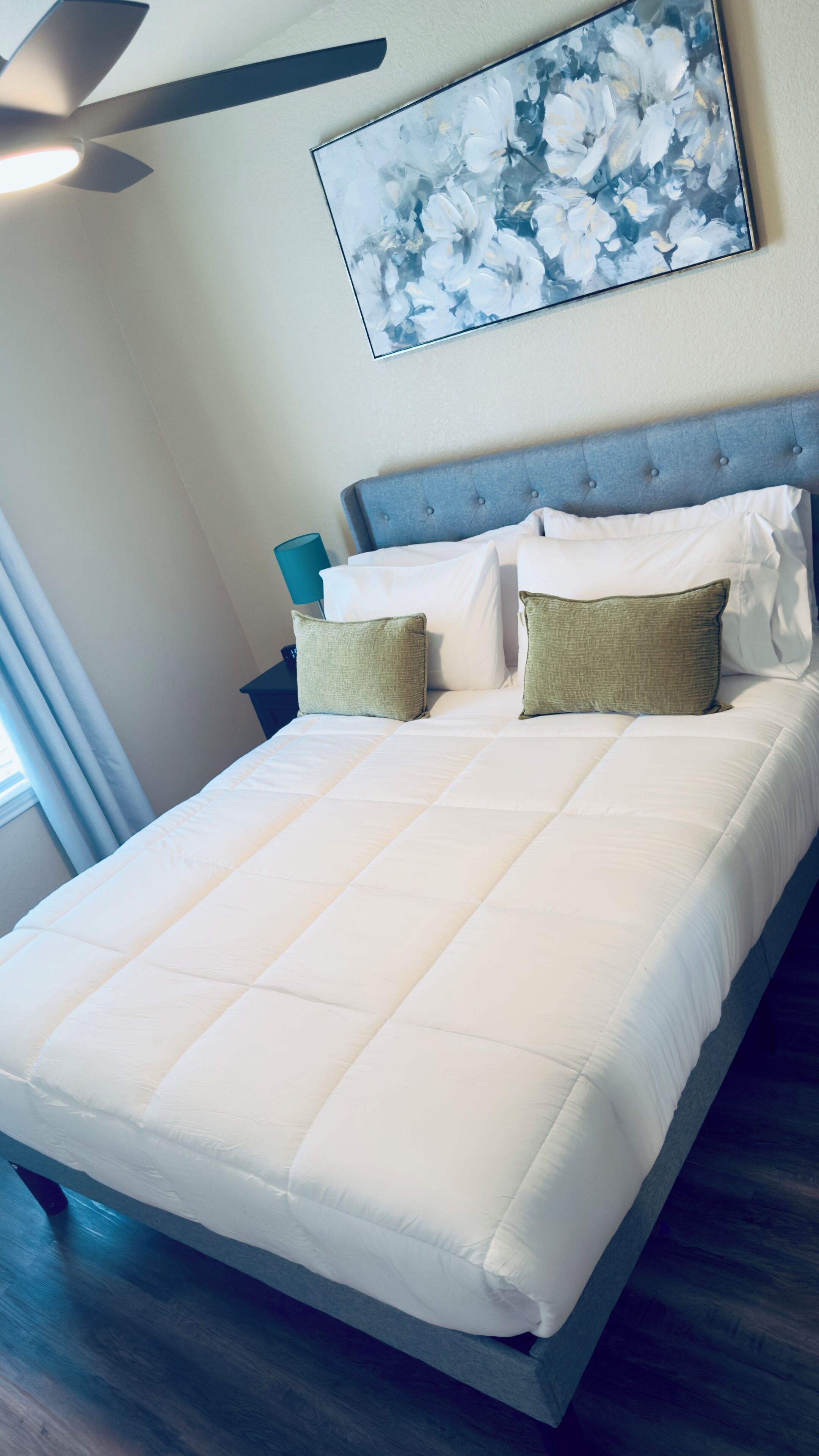 4 bedrooms, iron/ironing board, WiFi, bed sheets