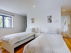 Free WiFi, bed sheets - 2 Bed in Tiverton (oc-59440) (Cadeleigh)