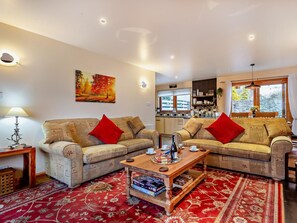 TV, fireplace - 3 Bed in Grantown-on-spey (oc-94514) (Grantown-on-Spey)