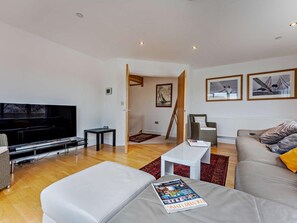Living area - 4 Bed in Newport (oc-94556) (Whippingham)