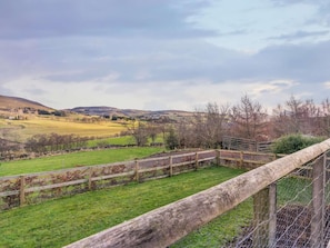Property grounds - 2 Bed in Blairgowrie (oc-89662) (Blacklunans)
