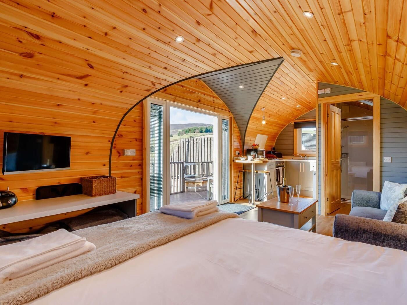 1 bedroom, travel crib, WiFi (free), bed sheets