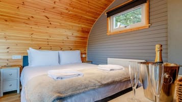 1 bedroom, travel crib, WiFi (free), bed sheets