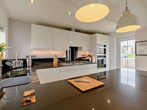 Oven, dishwasher, high chair, cookware/dishes/utensils - 2 Bed in Bamburgh (oc-92132) (Bamburgh)