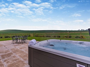 Outdoor dining - 2 Bed in St Andrews (oc-94606) (St Andrews)