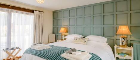 2 bedrooms, WiFi (free), bed sheets