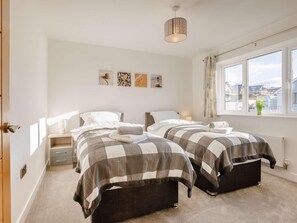 Room - 3 Bed in Bideford (oc-90335) (Westward Ho!)