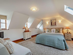 4 bedrooms, travel cot, free WiFi, bed sheets - 4 Bed in Yeovil (oc-94339) (Woolston)