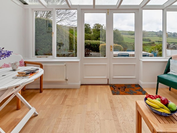 Interior - 3 Bed in Shanklin (oc-60922) (Ventnor)