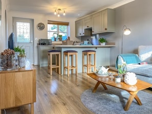 Living area - 2 Bed in York (oc-81052) (Helmsley)