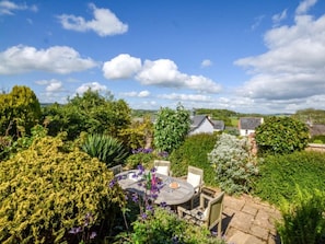 Outdoor dining - 3 Bed in Bridport (oc-dc155) (Charmouth)