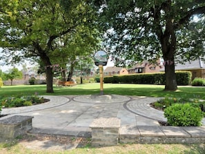 Property grounds - 1 Bed in Gloucester (oc-oldbn) (Upton Saint Leonards)