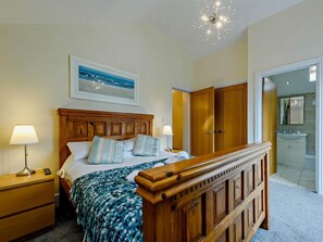 Travel cot, free WiFi, bed sheets - 2 Bed in Tenby (oc-fb116) (Tenby)