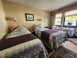 熨斗/熨衣板、旅行婴儿床、免费 WiFi、床单