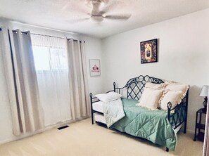 3 bedrooms, free WiFi, bed sheets
