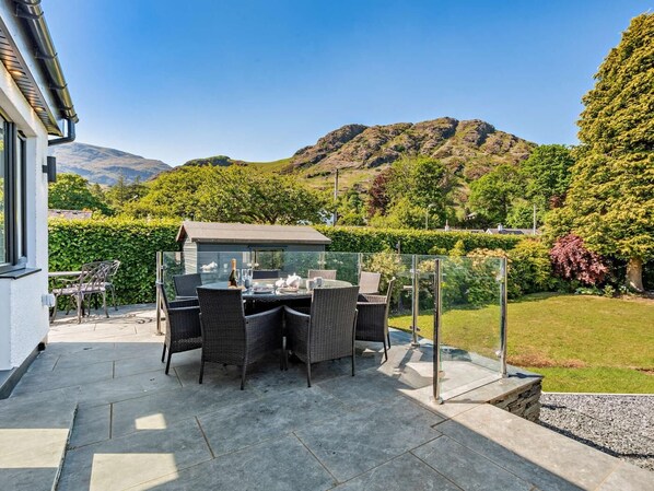 Outdoor dining - 4 Bed in Coniston (oc-94705) (Coniston)