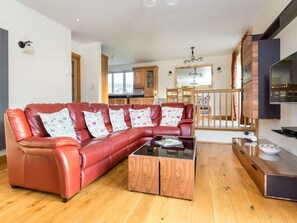 TV - 3 Bed in Penrith (oc-sz299) (Pooley Bridge)