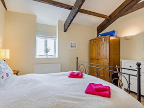 2 Schlafzimmer, Reisekinderbett, kostenloses WLAN, Bettwäsche