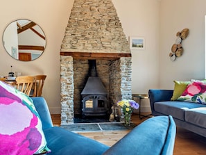 Fireplace - 2 Bed in Barnstaple (oc-92364) (Marwood)