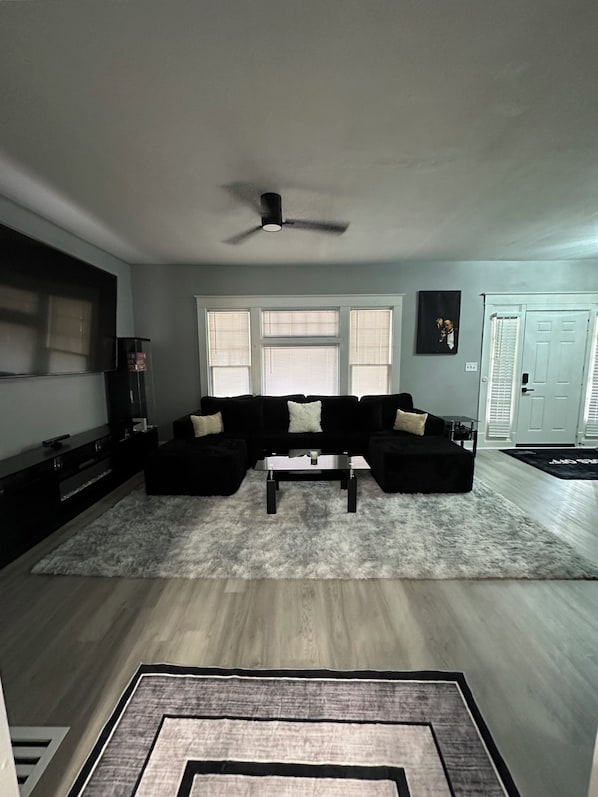 Living area - Cozy Modern 3-Bedroom Home Minutes from Downtown Indy (Indianapolis)
