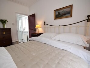 Room - 3 Bed in Bideford (oc-captr) (Appledore)