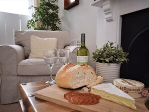 Food and drink - 3 Bed in Bideford (oc-captr) (Appledore)