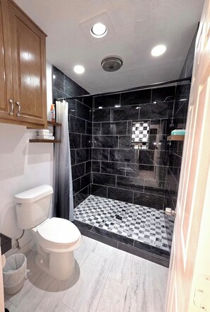 Bathroom - Casita #2 Six Flags,AT&T Stadium (Grand Prairie)