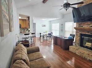 Living area - Casita #2 Six Flags,AT&T Stadium (Grand Prairie)