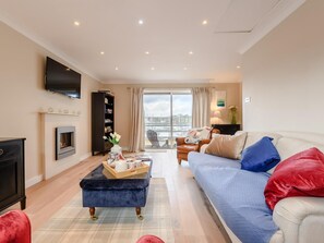 TV - 3 Bed in Plymouth (oc-45208) (Plymouth)