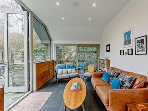 TV, fireplace - 3 Bed in Rhayader (oc-42759) (Rhayader)