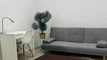 TV, mesa de pingue-pongue