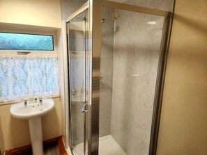 Bathroom - 3 Bed in Kendal (oc-sz466) (Longsleddale)