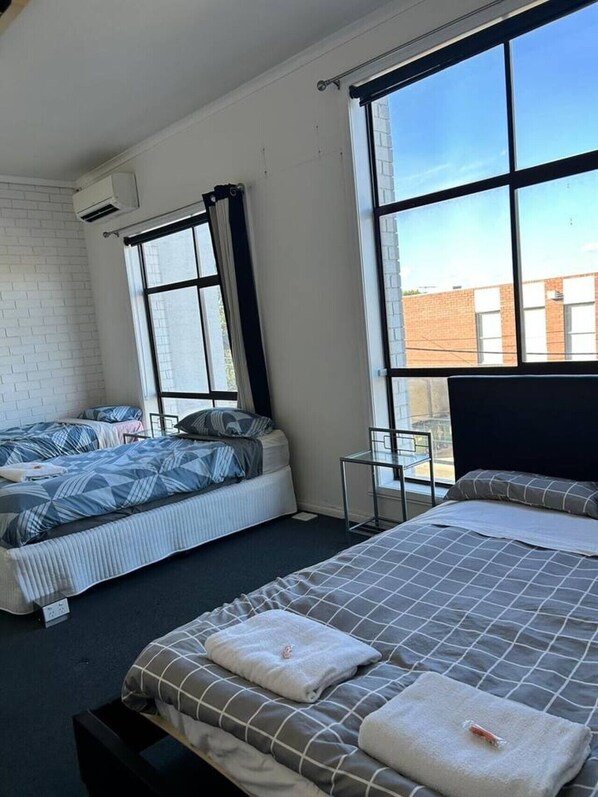 Room - Room With a View (Private Room up to 4) (Brunswick East)