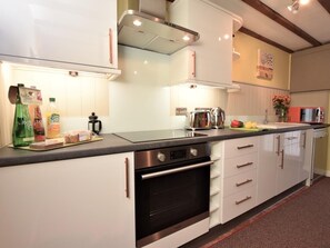 Private kitchen - 2 Bed in Holt (oc-73335) (Holt)