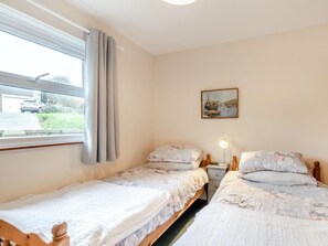 Free WiFi, bed sheets - 2 Bed in Solva (oc-fb140) (Solva)