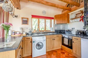 Private kitchen - 2 Bed in Dorchester (oc-dc075) (Frome Whitfield)