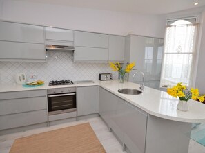 Kitchen area - 2 Bed in Ilfracombe (oc-00276) (Ilfracombe)