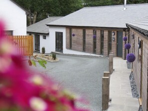 Property grounds - 2 Bed in Holsworthy (oc-50598) (Sessacott)