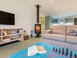 TV, fireplace - 2 Bed in Holsworthy (oc-50598) (Sessacott)