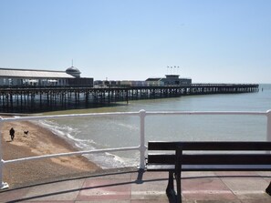 Property grounds - 2 Bed in St. Leonards -on- Sea (oc-51807) (St Leonards-on-Sea)