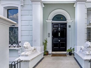 Exterior detail - 2 Bed in St. Leonards -on- Sea (oc-51807) (St Leonards-on-Sea)