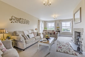 Fireplace - 3 Bed in Launceston (oc-41848) (Werrington)