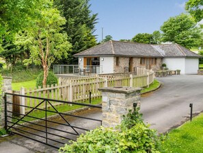 Exterior - 2 Bed in Usk- (oc-88189) (Cwmcarvan)